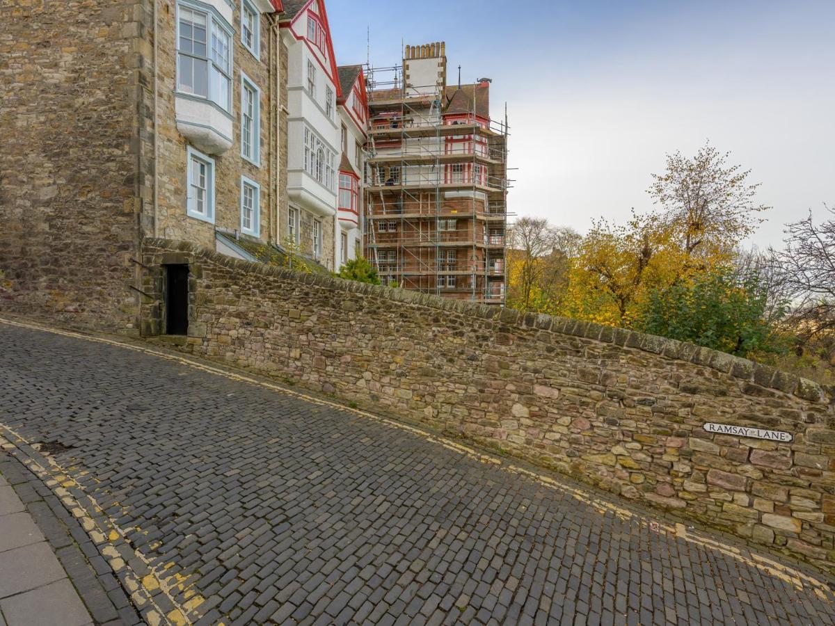 Pass The Keys Historic Ramsay Garden Apt With Balcony Views Edinburg Exteriör bild