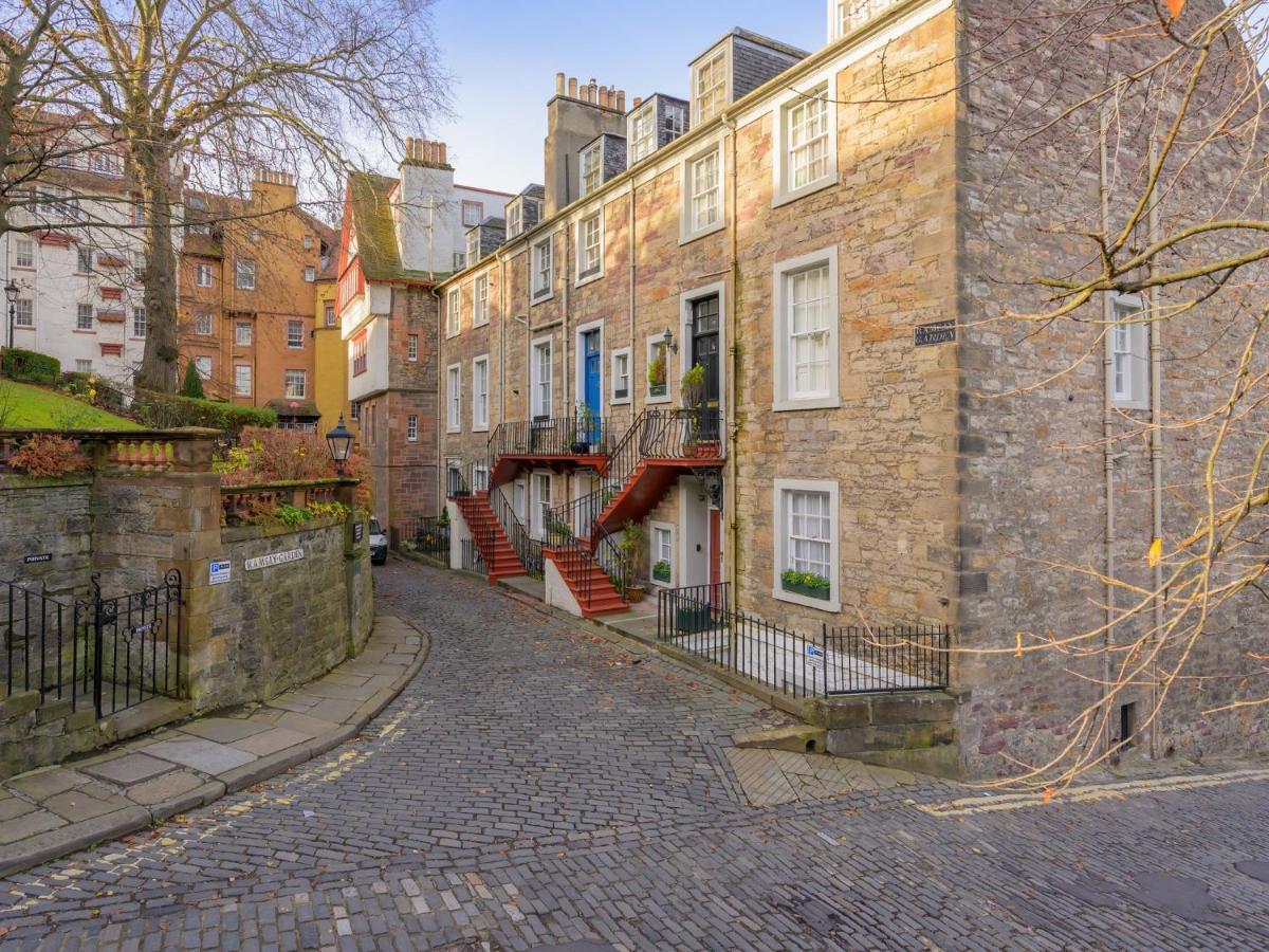 Pass The Keys Historic Ramsay Garden Apt With Balcony Views Edinburg Exteriör bild