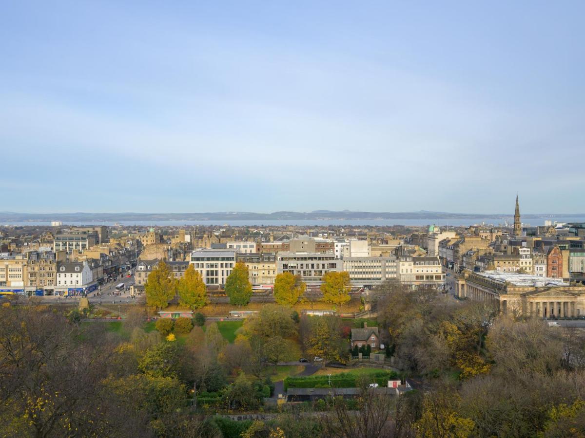 Pass The Keys Historic Ramsay Garden Apt With Balcony Views Edinburg Exteriör bild