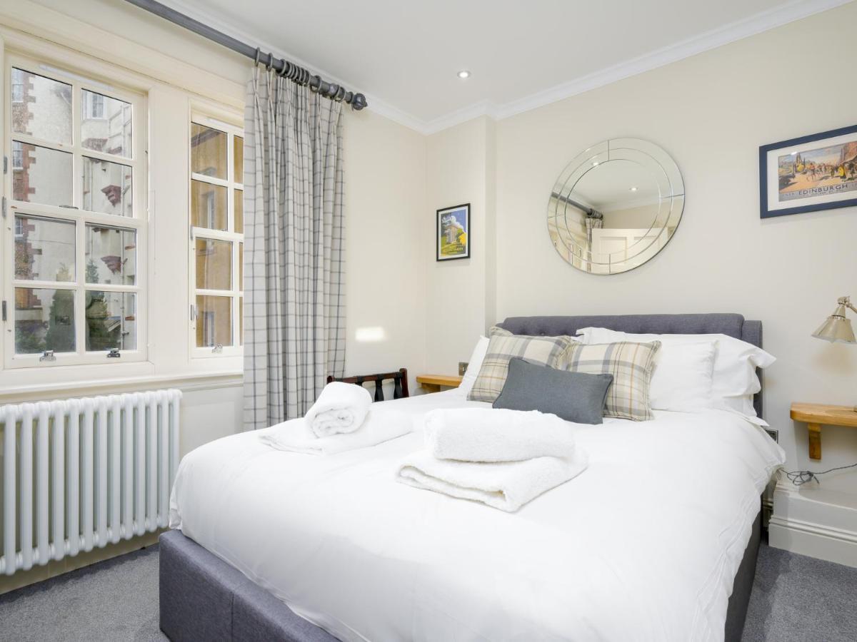 Pass The Keys Historic Ramsay Garden Apt With Balcony Views Edinburg Exteriör bild