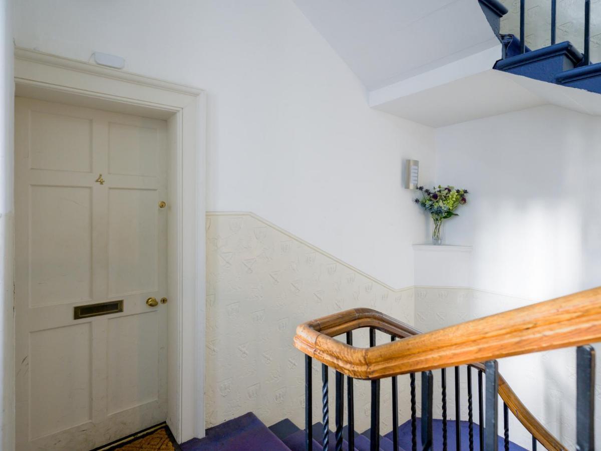 Pass The Keys Historic Ramsay Garden Apt With Balcony Views Edinburg Exteriör bild