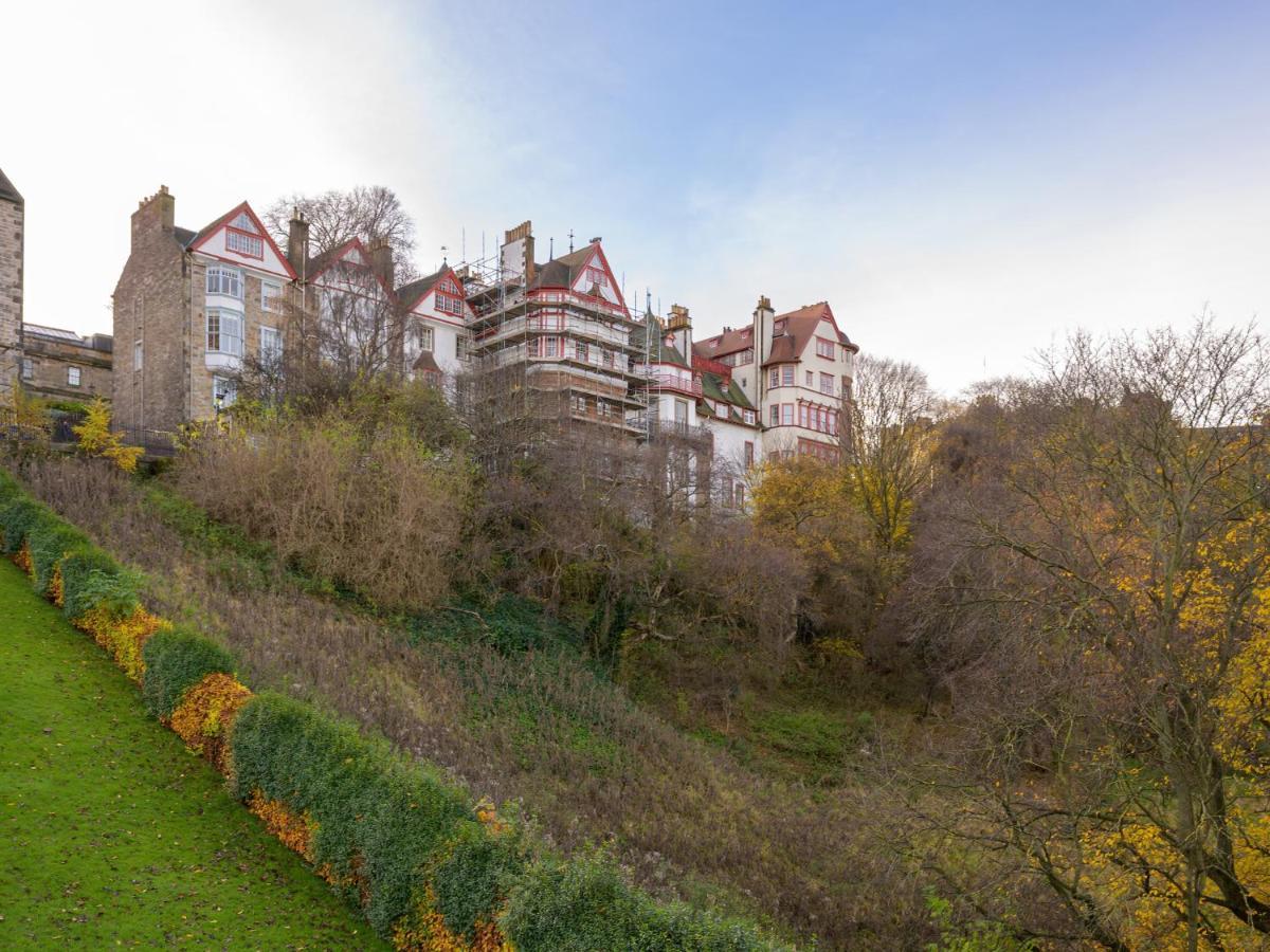 Pass The Keys Historic Ramsay Garden Apt With Balcony Views Edinburg Exteriör bild